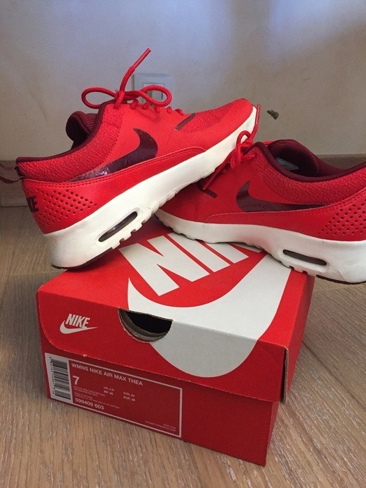 air max thea grise et rouge